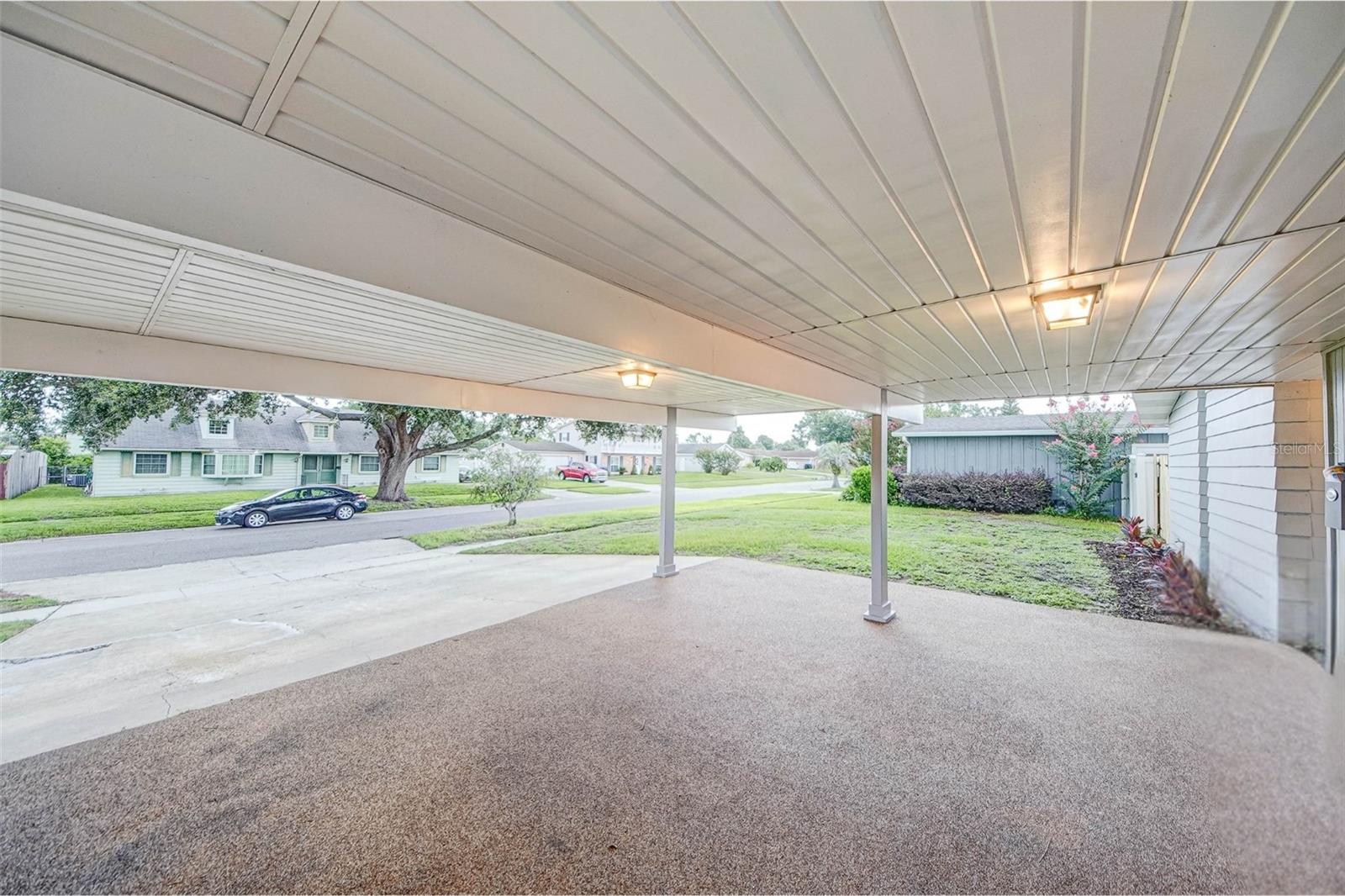 Image 4 of 46 For 332 Benton Street