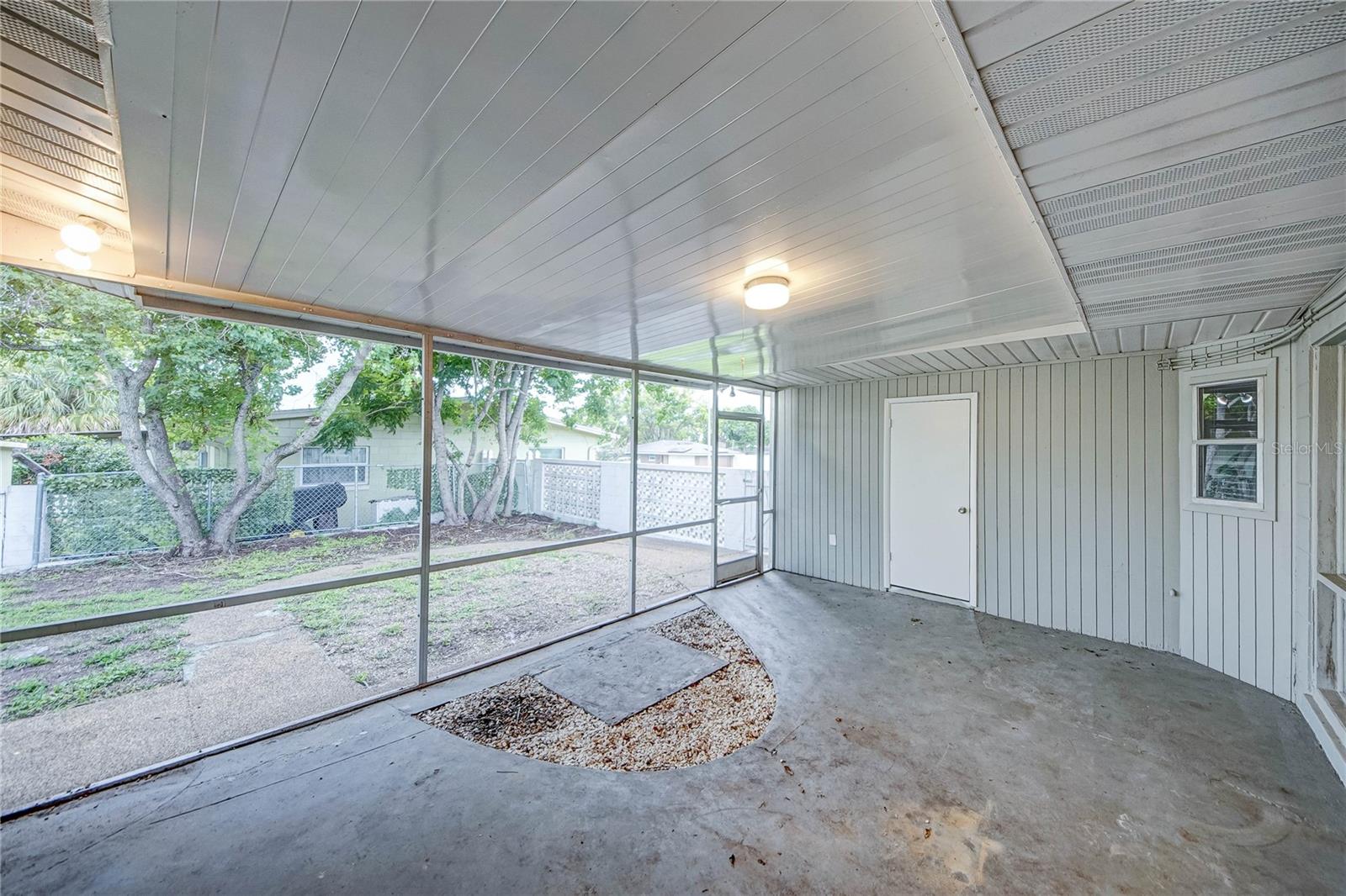 Image 41 of 46 For 332 Benton Street