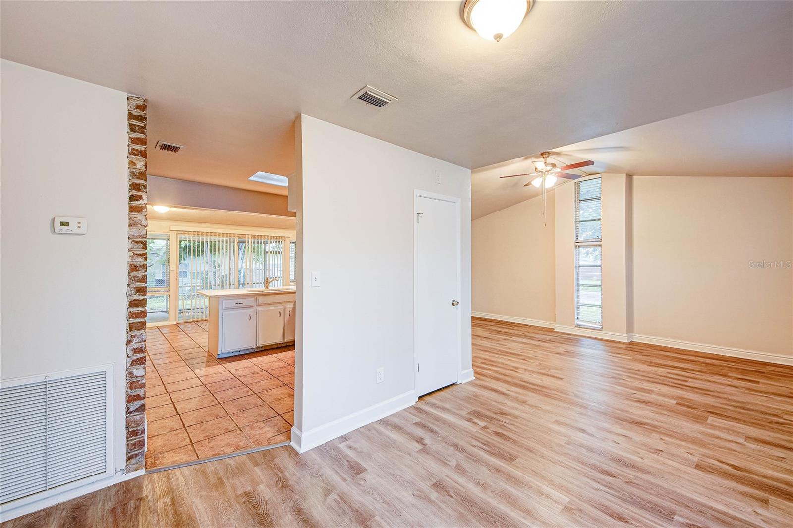 Image 7 of 46 For 332 Benton Street