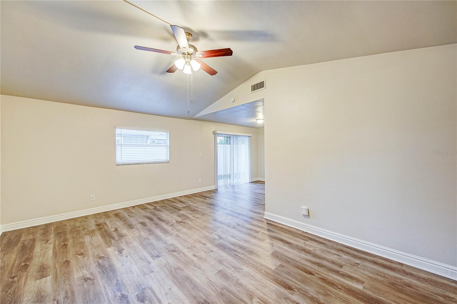 Image 8 of 46 For 332 Benton Street