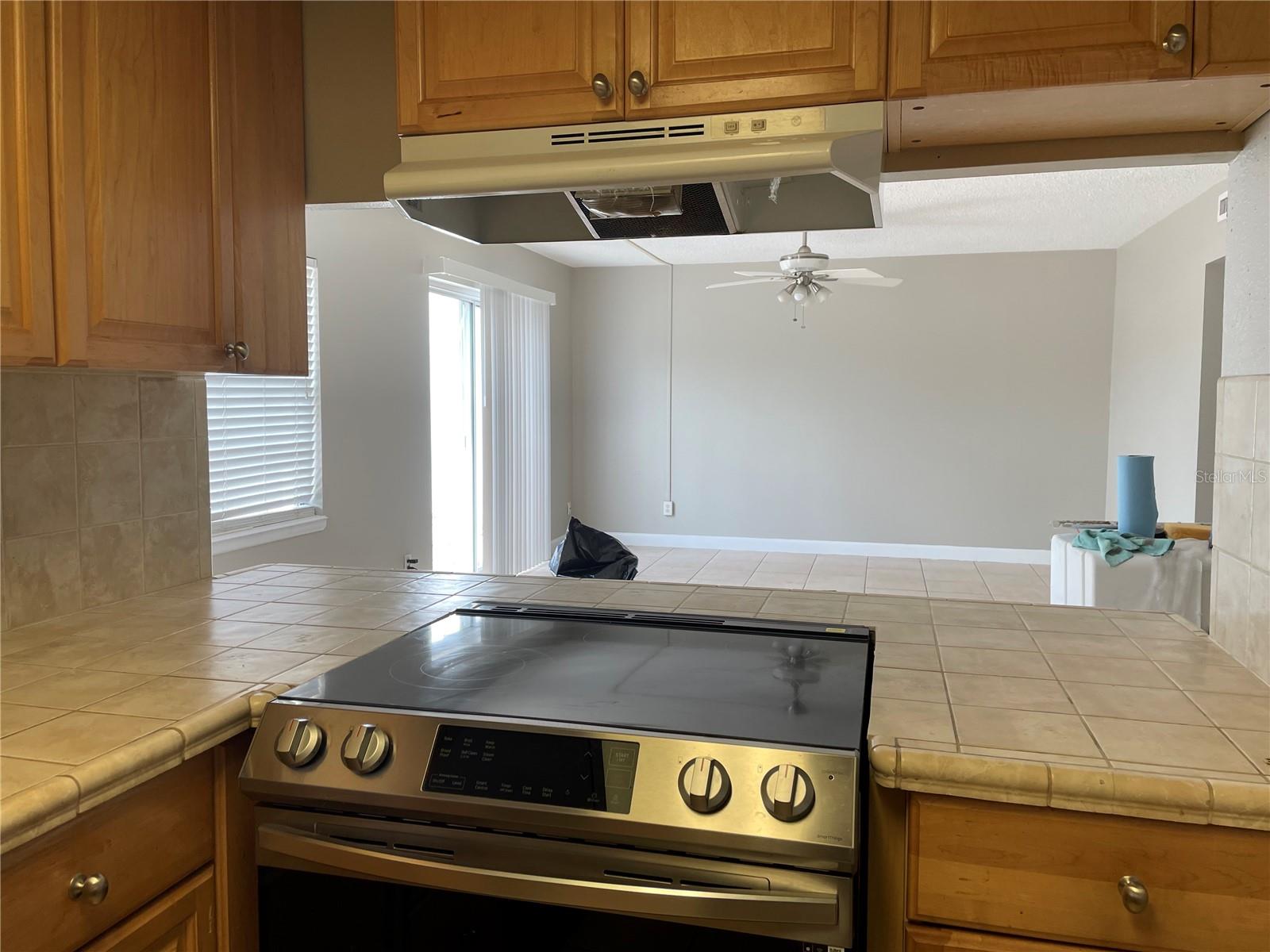 Image 10 of 21 For 1000 Semoran Boulevard 703
