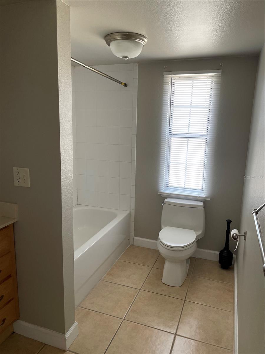 Image 19 of 21 For 1000 Semoran Boulevard 703