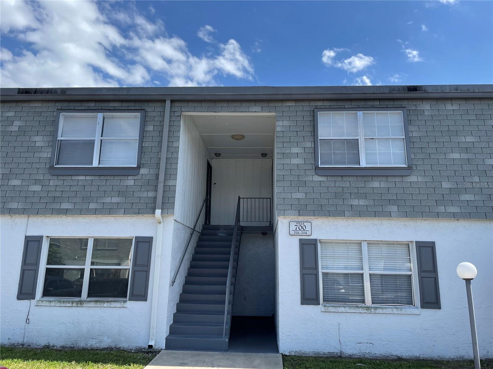 Image 2 of 21 For 1000 Semoran Boulevard 703