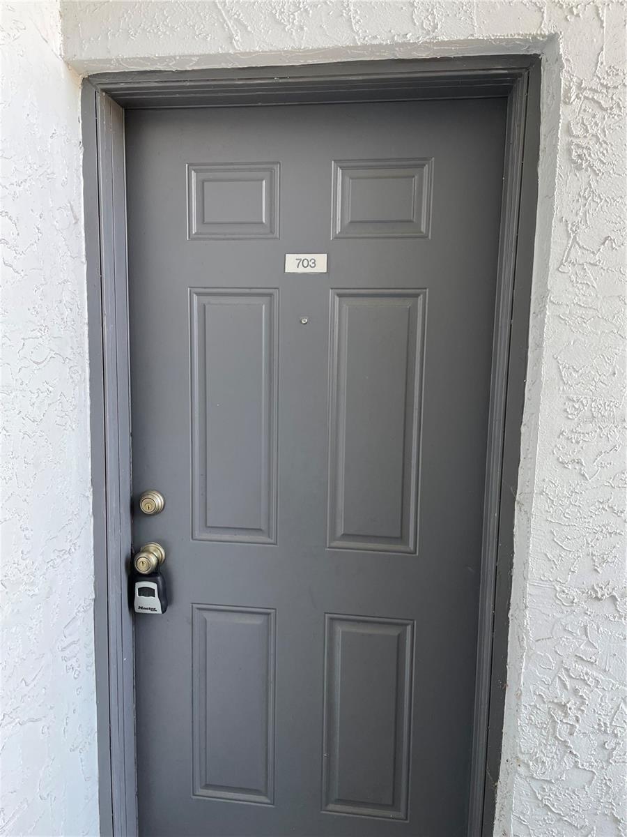 Image 3 of 21 For 1000 Semoran Boulevard 703