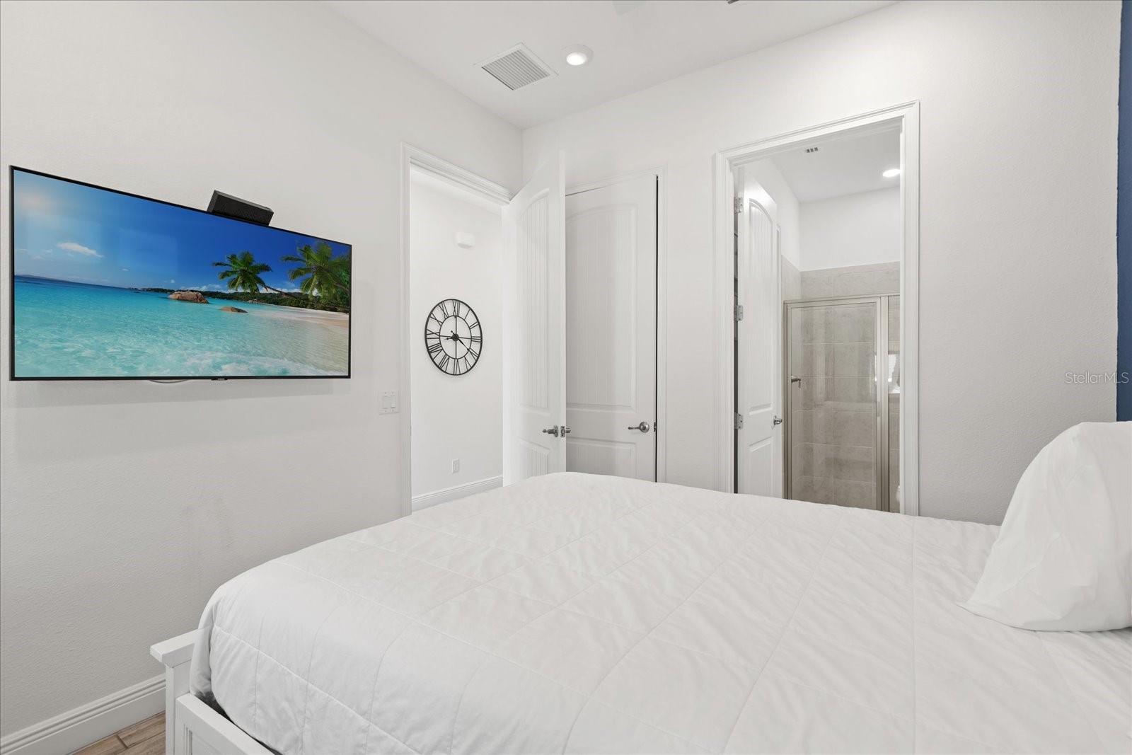 Image 17 of 51 For 8017 Sandy Toes Way