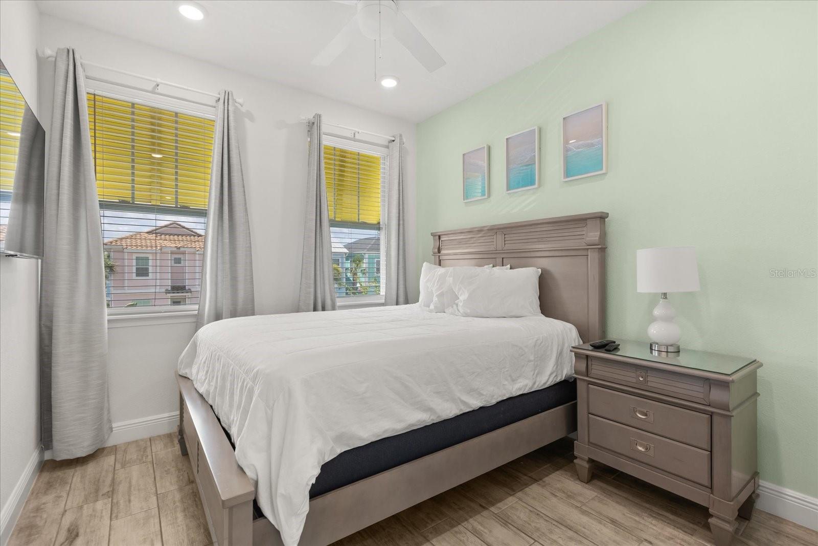 Image 19 of 51 For 8017 Sandy Toes Way
