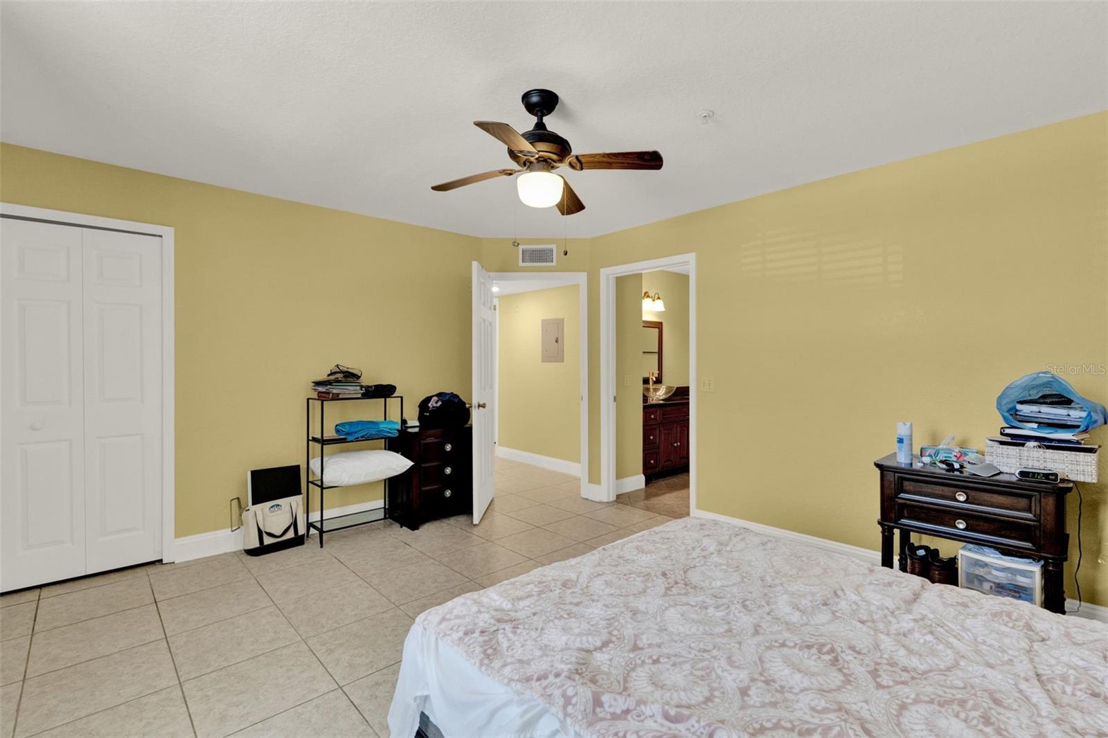 Image 13 of 20 For 13839 Fairway Island Drive 1111