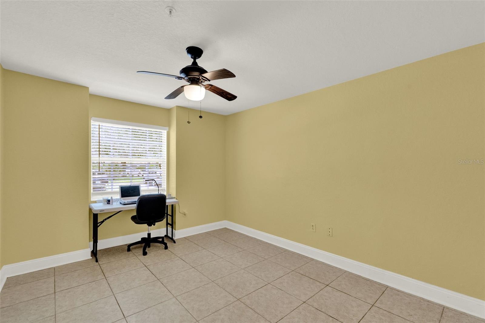Image 14 of 20 For 13839 Fairway Island Drive 1111
