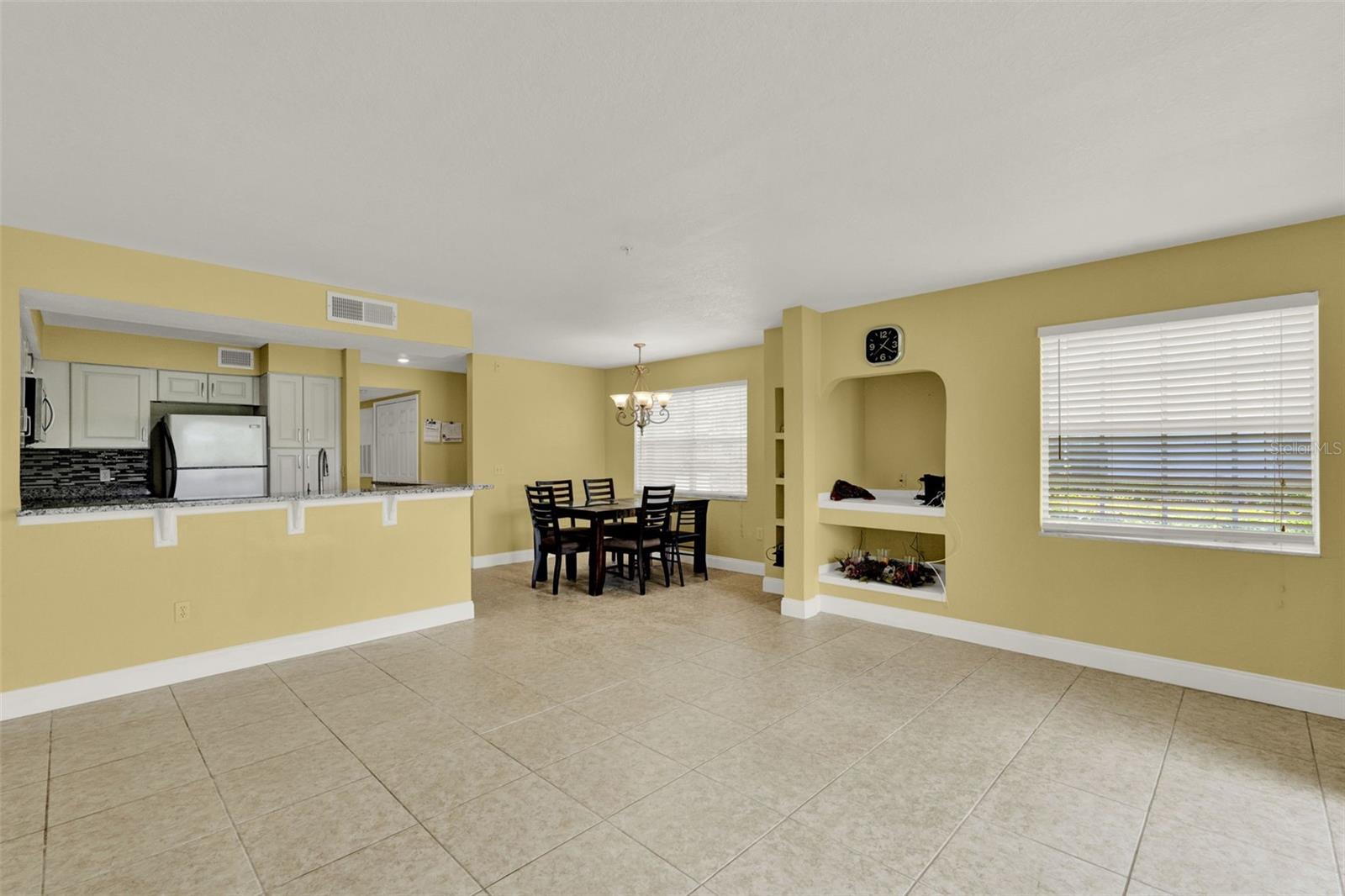 Image 4 of 20 For 13839 Fairway Island Drive 1111