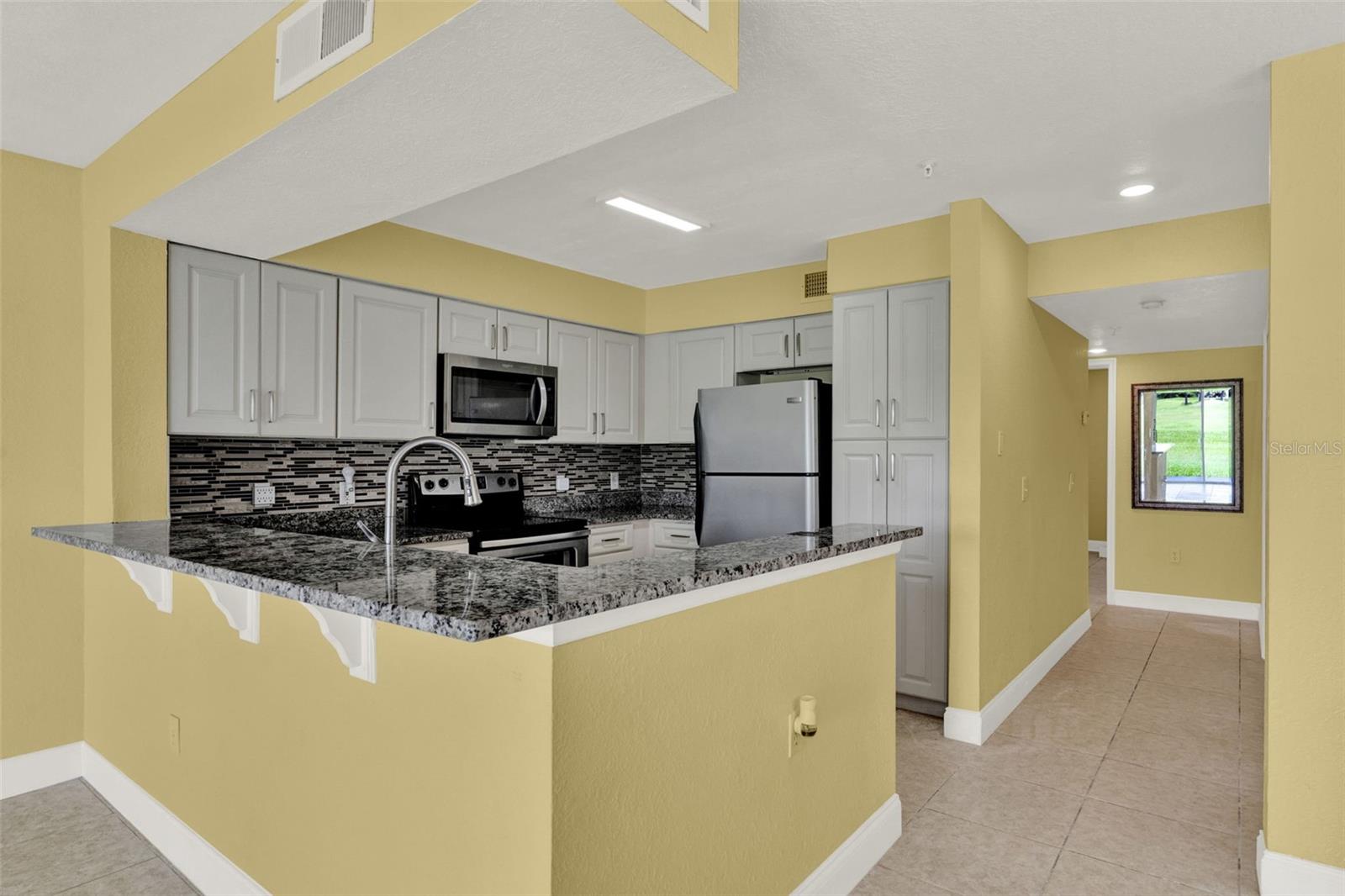 Image 9 of 20 For 13839 Fairway Island Drive 1111
