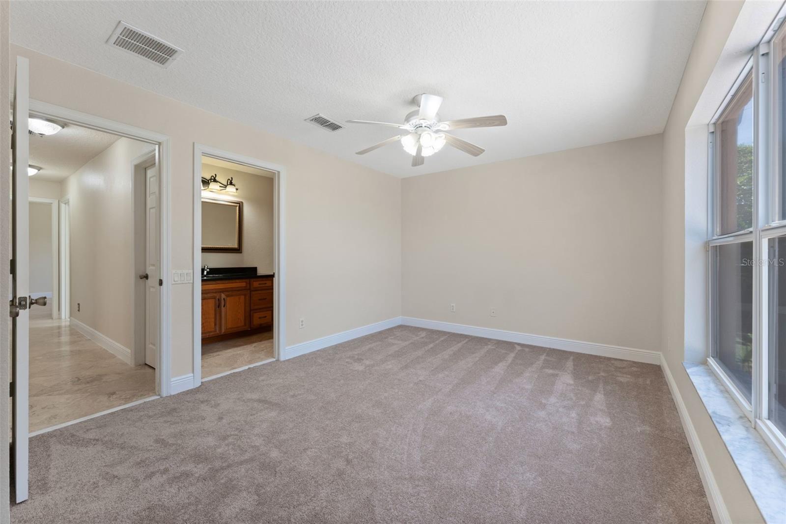 Image 17 of 38 For 11031 Ledgement Lane