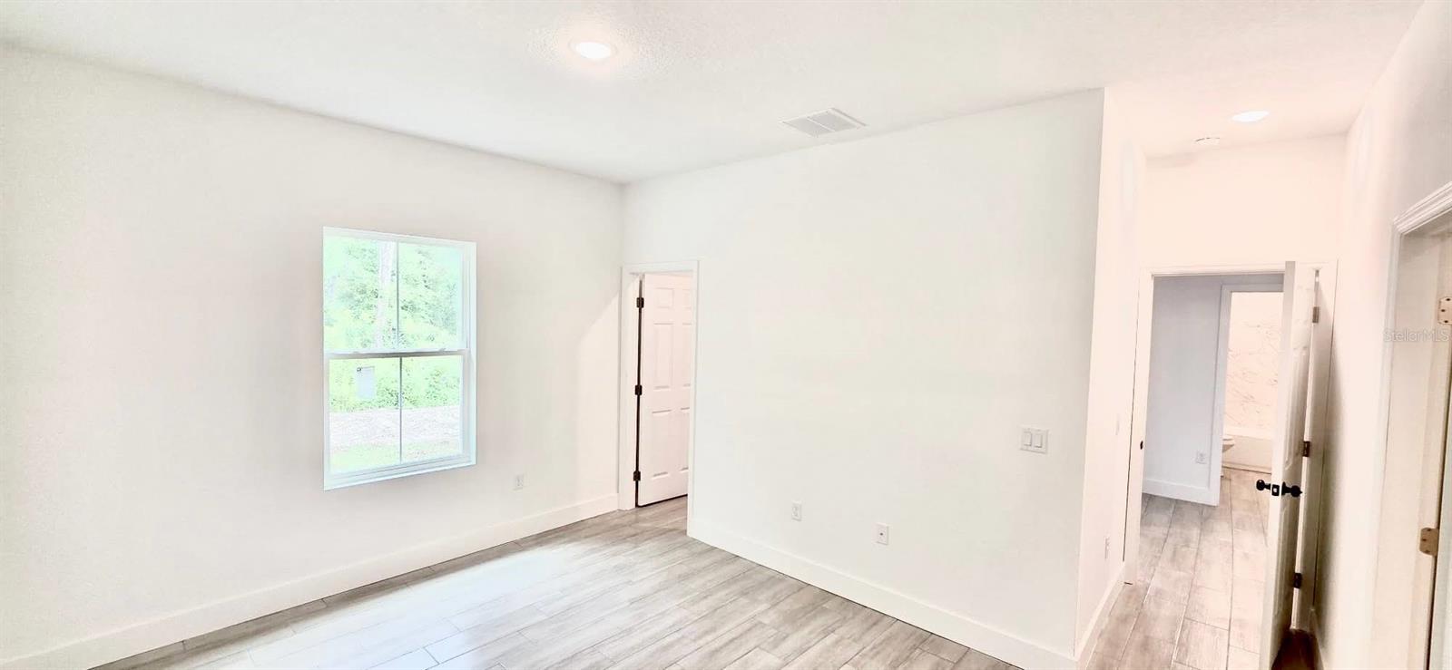 Listing photo id 8 for 15431 41st Street Road