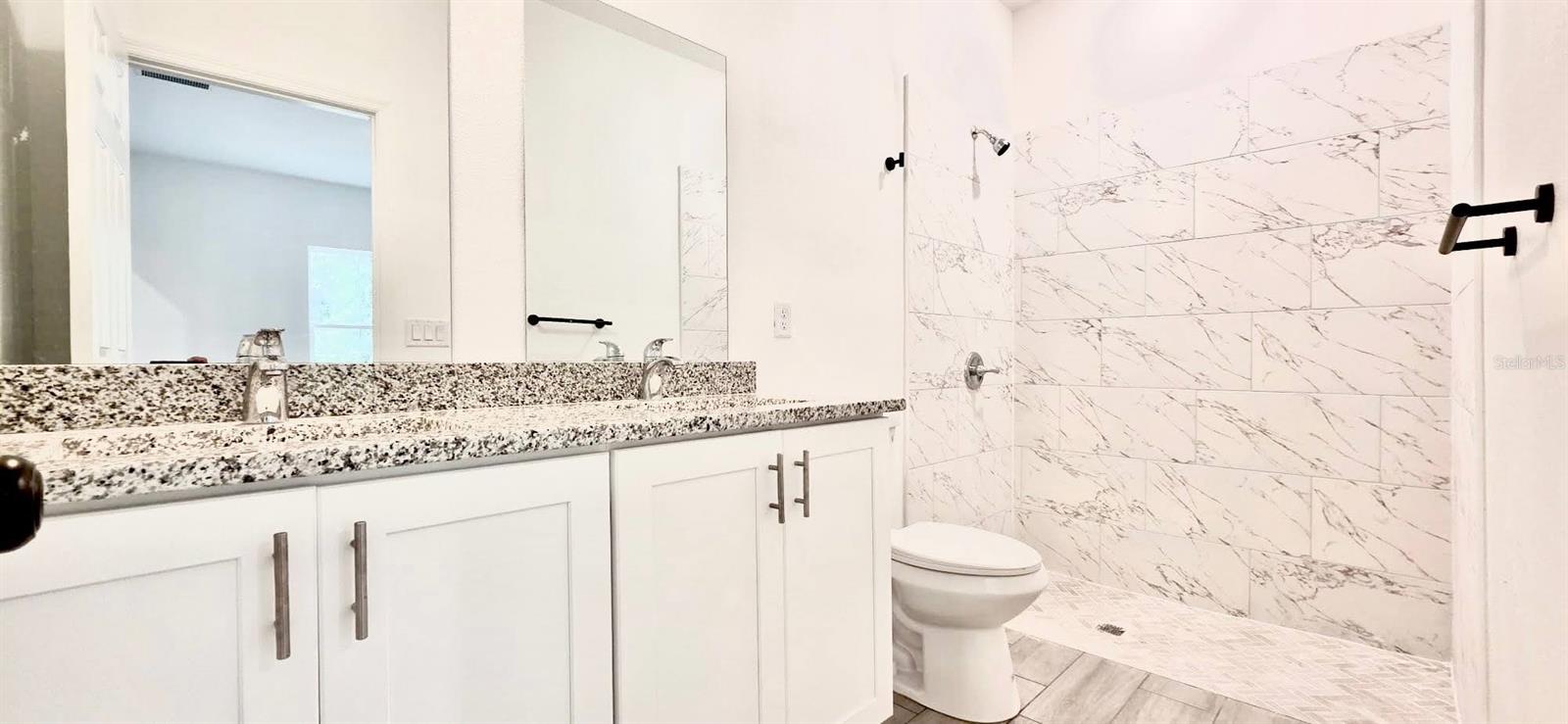 Listing photo id 12 for 15431 41st Street Road