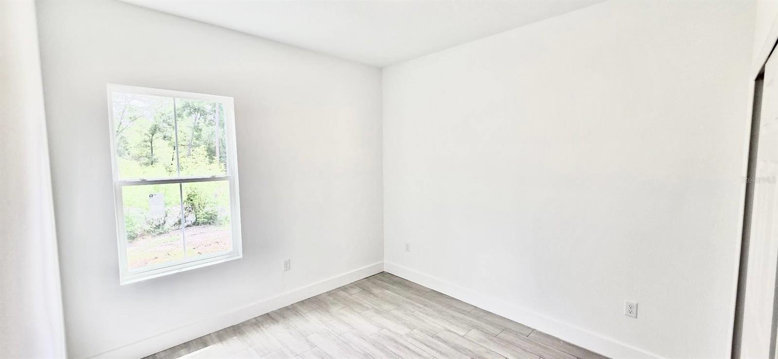Listing photo id 14 for 15431 41st Street Road