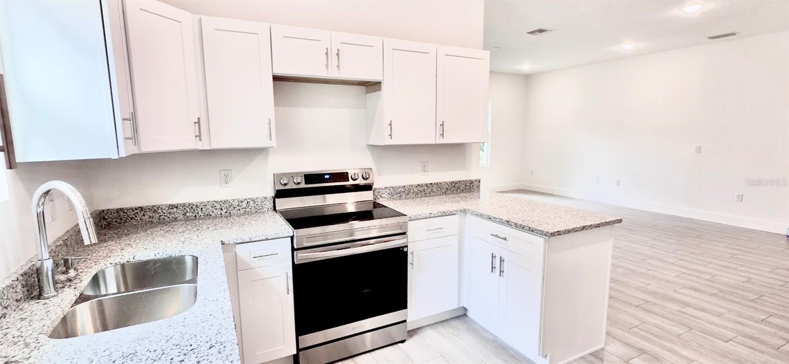 Listing photo id 5 for 15431 41st Street Road