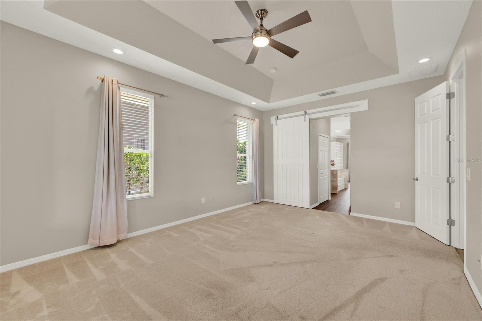 Image 17 of 67 For 1260 Saint Albans Loop
