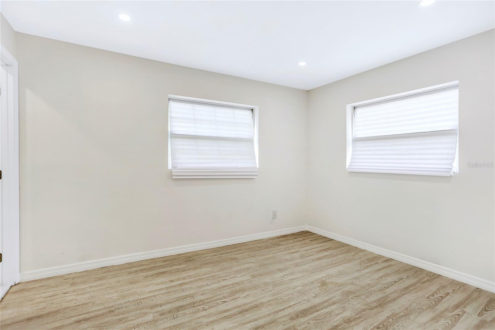 Image 10 of 22 For 5915 Colchester Drive