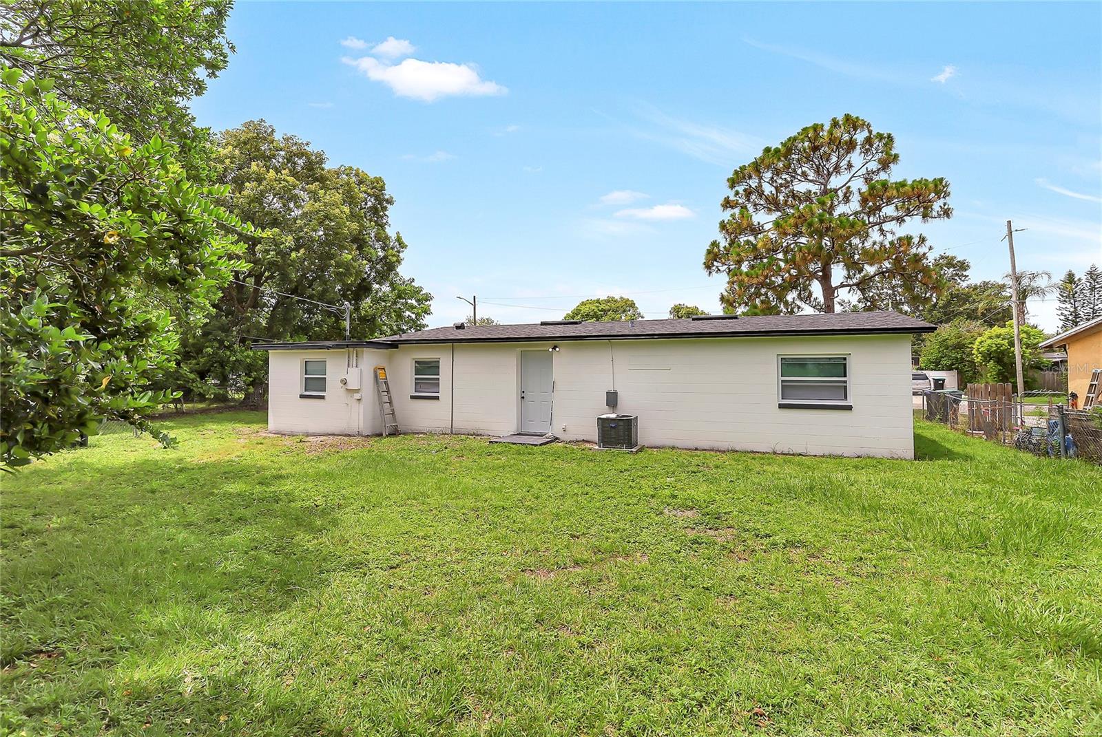 Image 19 of 22 For 5915 Colchester Drive