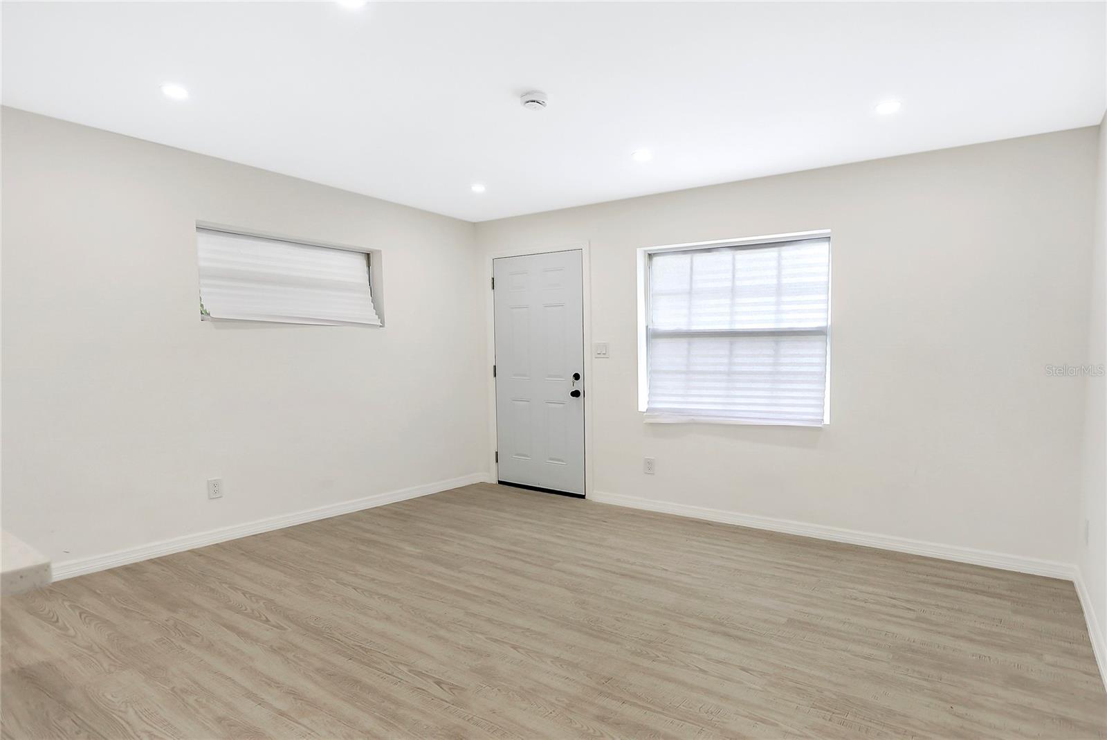 Image 9 of 22 For 5915 Colchester Drive