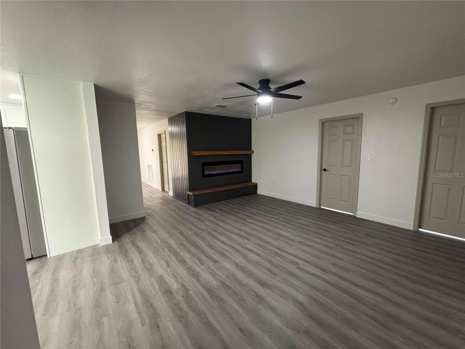 Image 14 of 28 For 7671 Red Grange Boulevard
