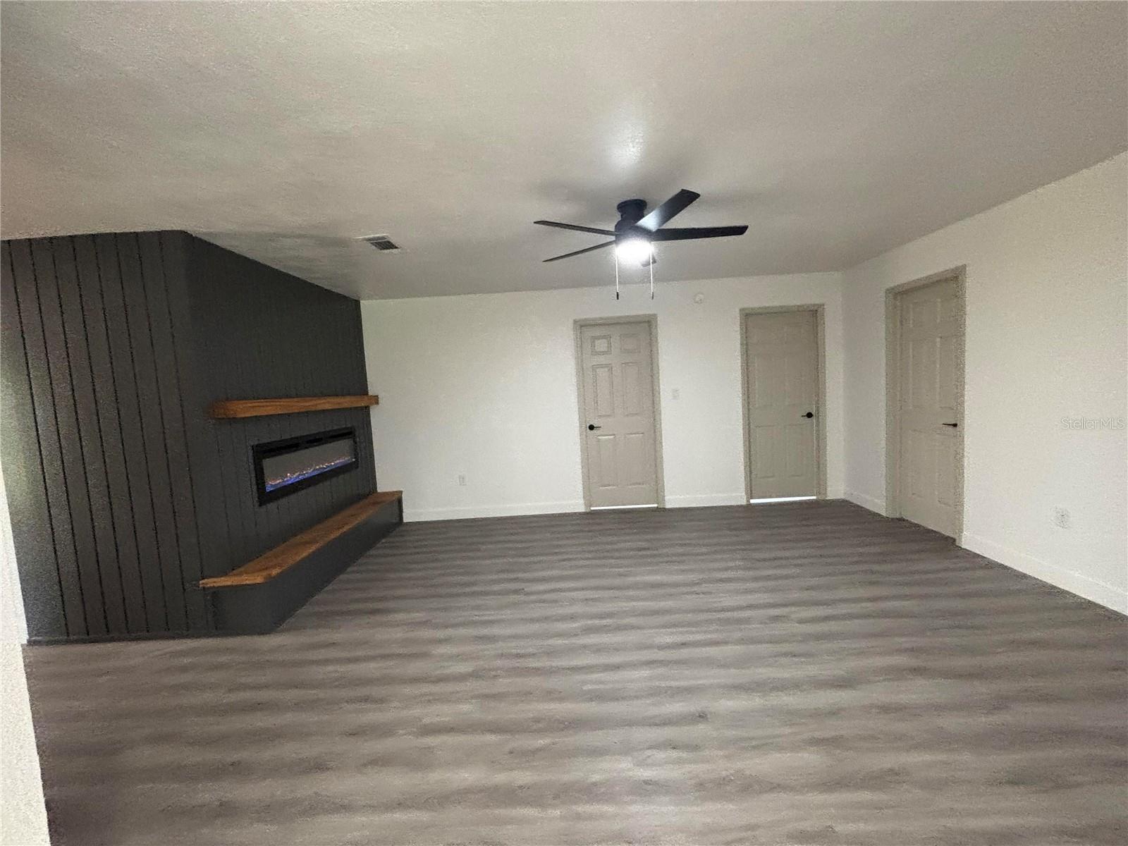 Image 15 of 28 For 7671 Red Grange Boulevard