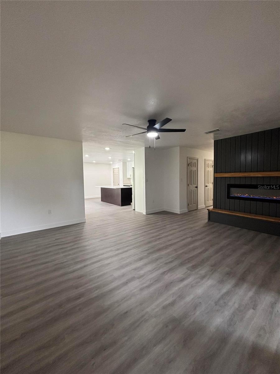Image 21 of 28 For 7671 Red Grange Boulevard
