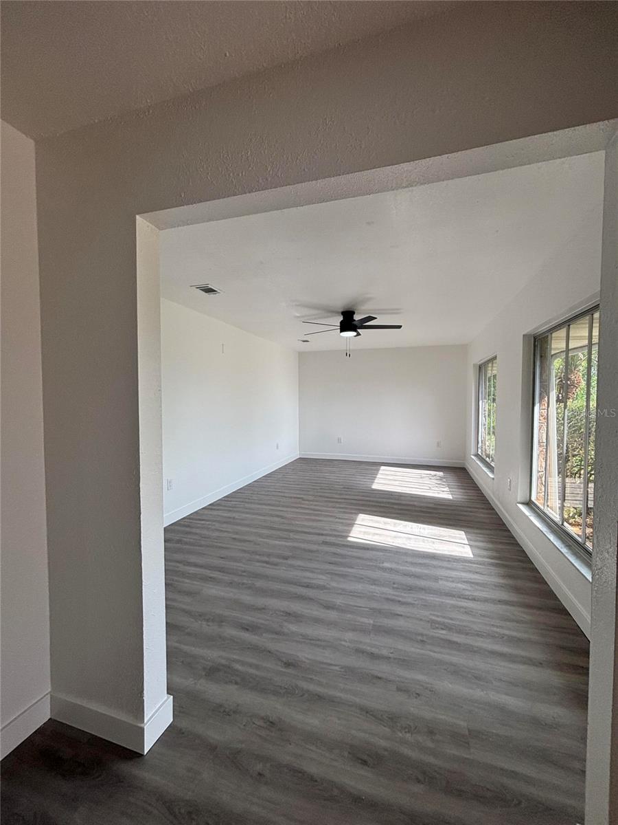 Image 7 of 28 For 7671 Red Grange Boulevard