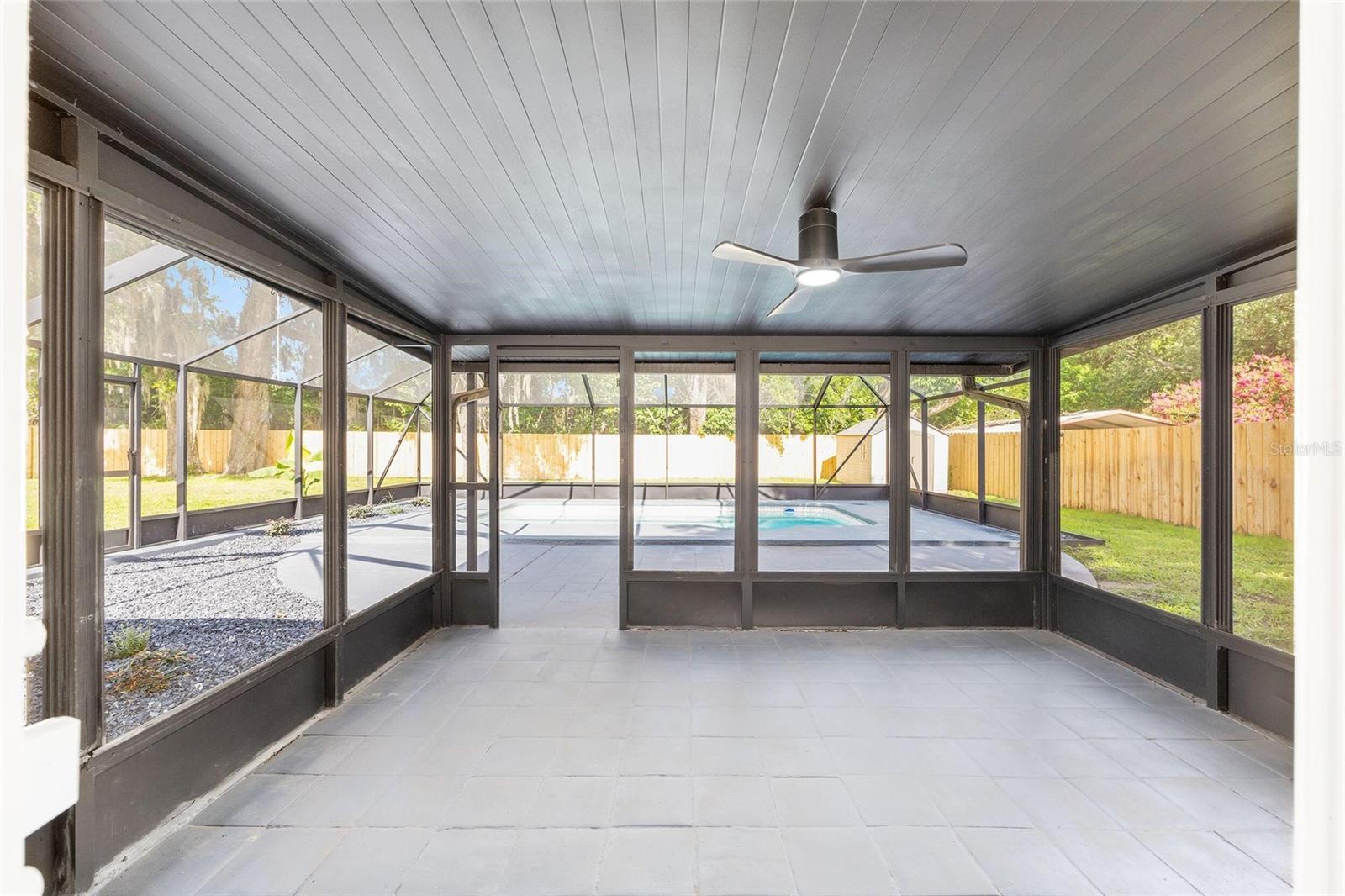 Image 14 of 39 For 5498 4th Avenue
