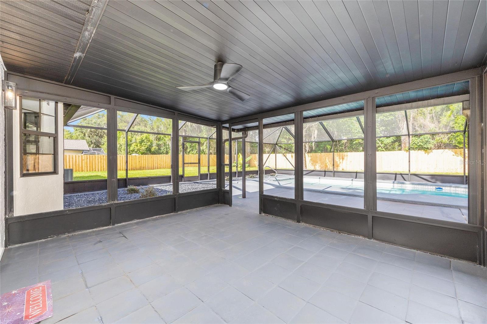 Image 16 of 39 For 5498 4th Avenue