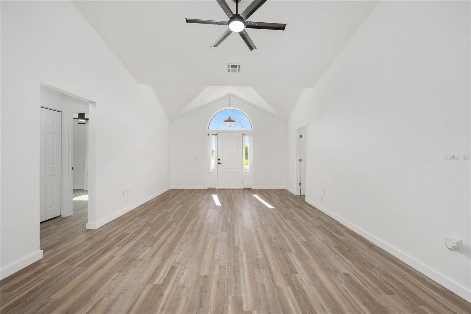 Image 3 of 39 For 5498 4th Avenue
