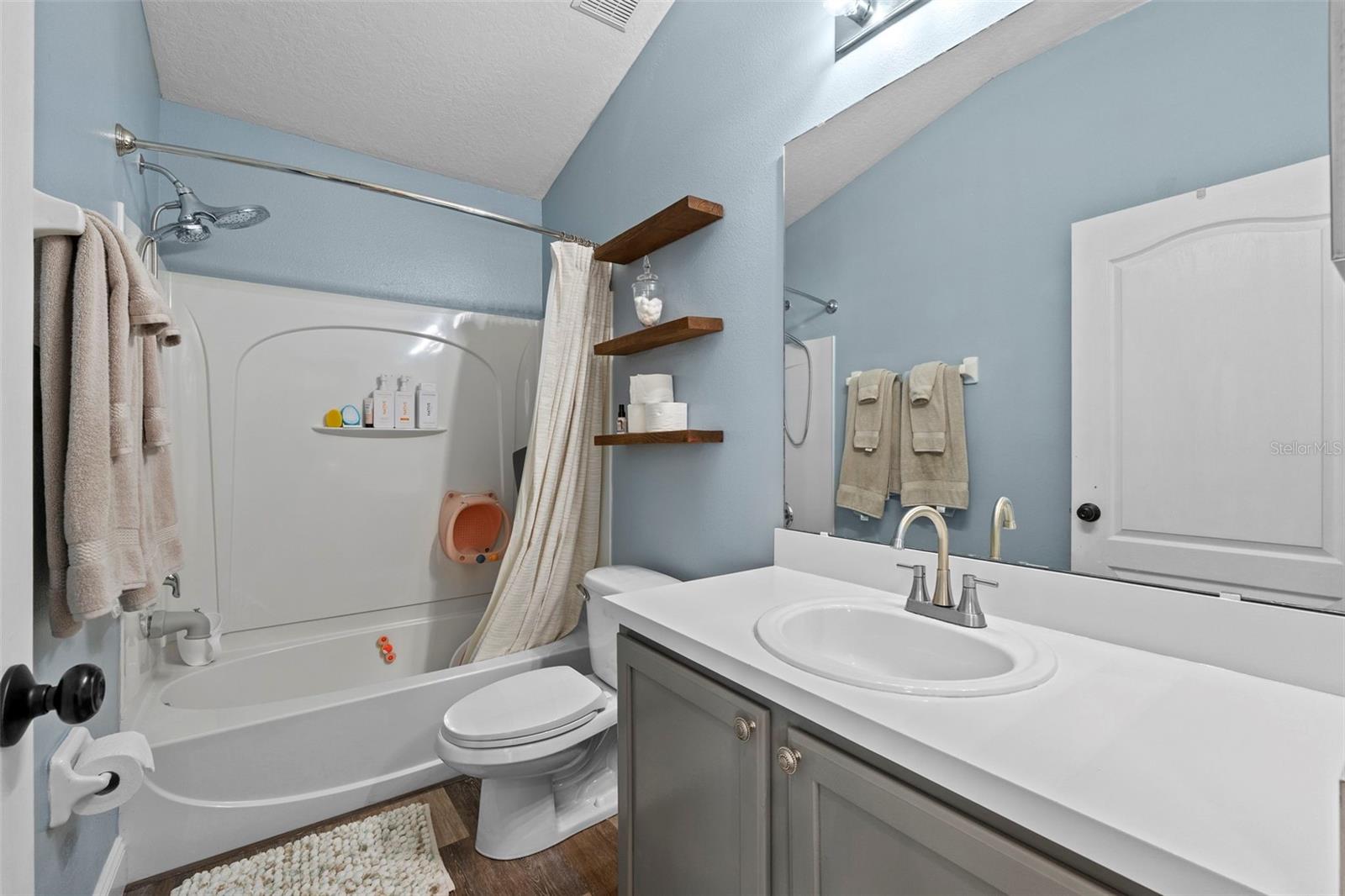 Image 33 of 44 For 962 Ashworth Overlook Drive C