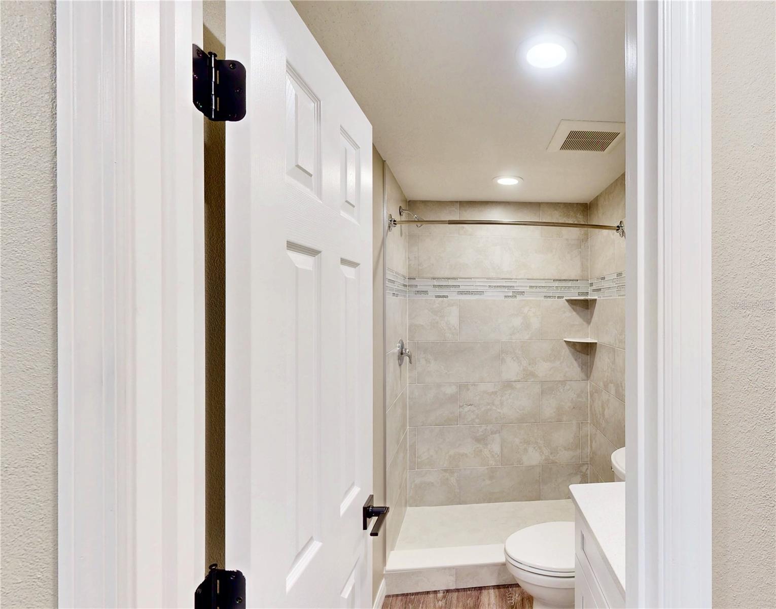 Image 13 of 16 For 416 Eron Way 30
