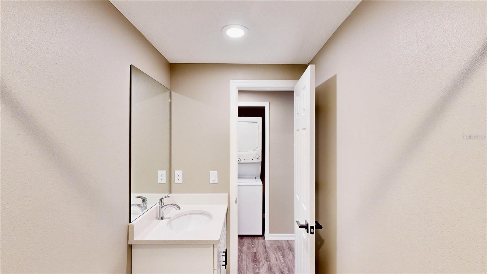 Image 14 of 16 For 416 Eron Way 30