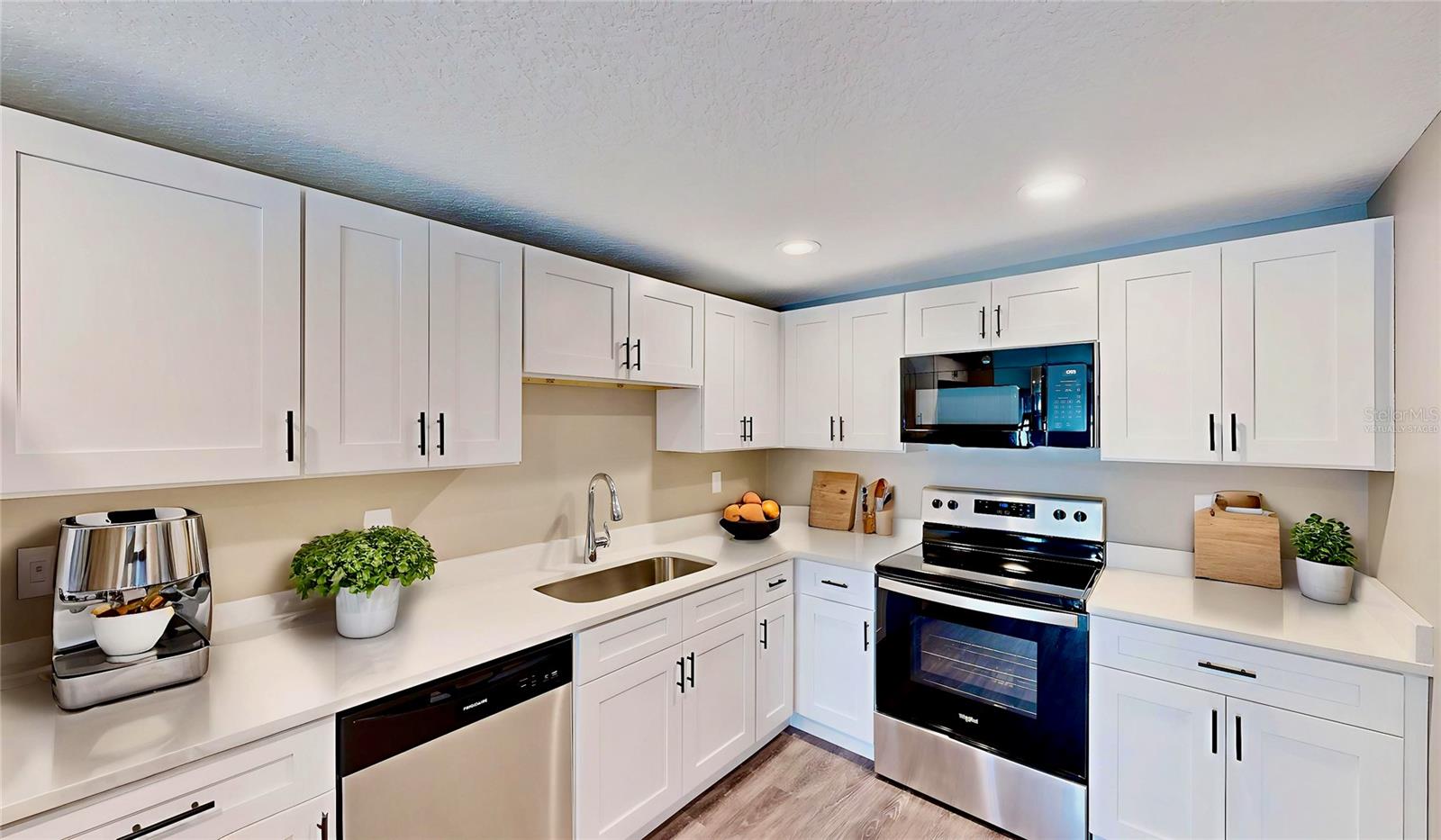 Image 4 of 16 For 416 Eron Way 30