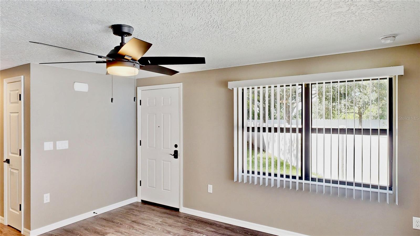 Image 9 of 16 For 416 Eron Way 30
