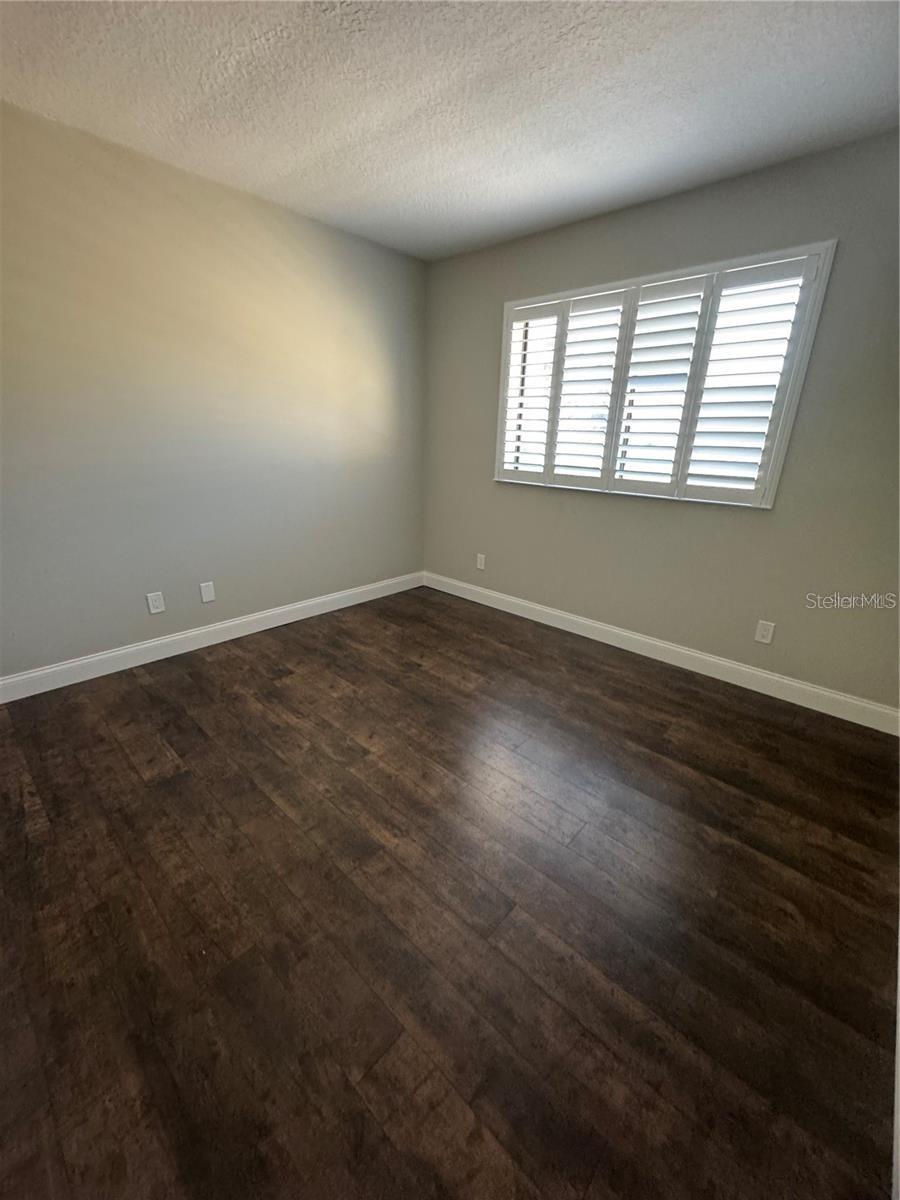 Image 15 of 31 For 140 Bridlewood Lane