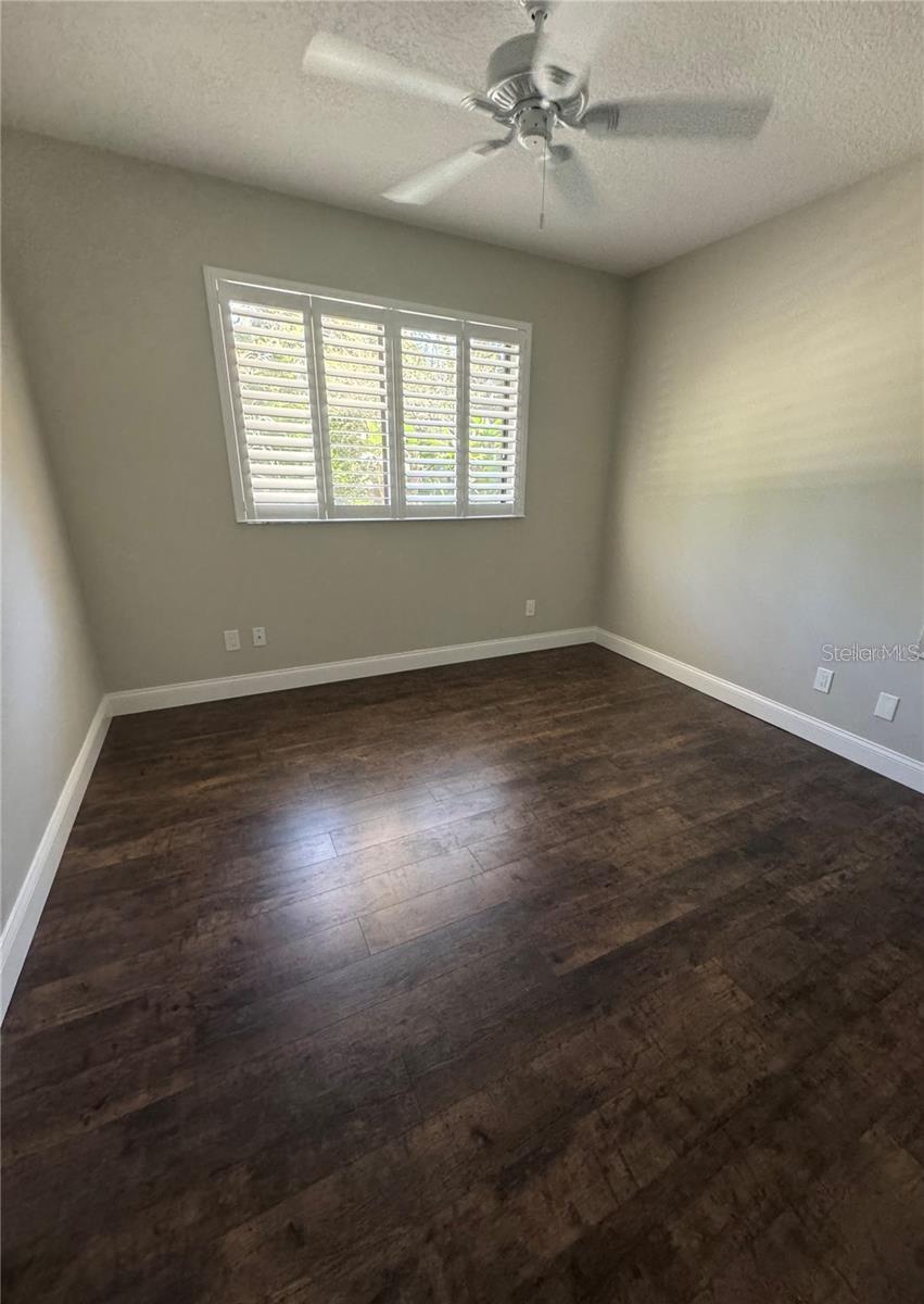 Image 21 of 31 For 140 Bridlewood Lane