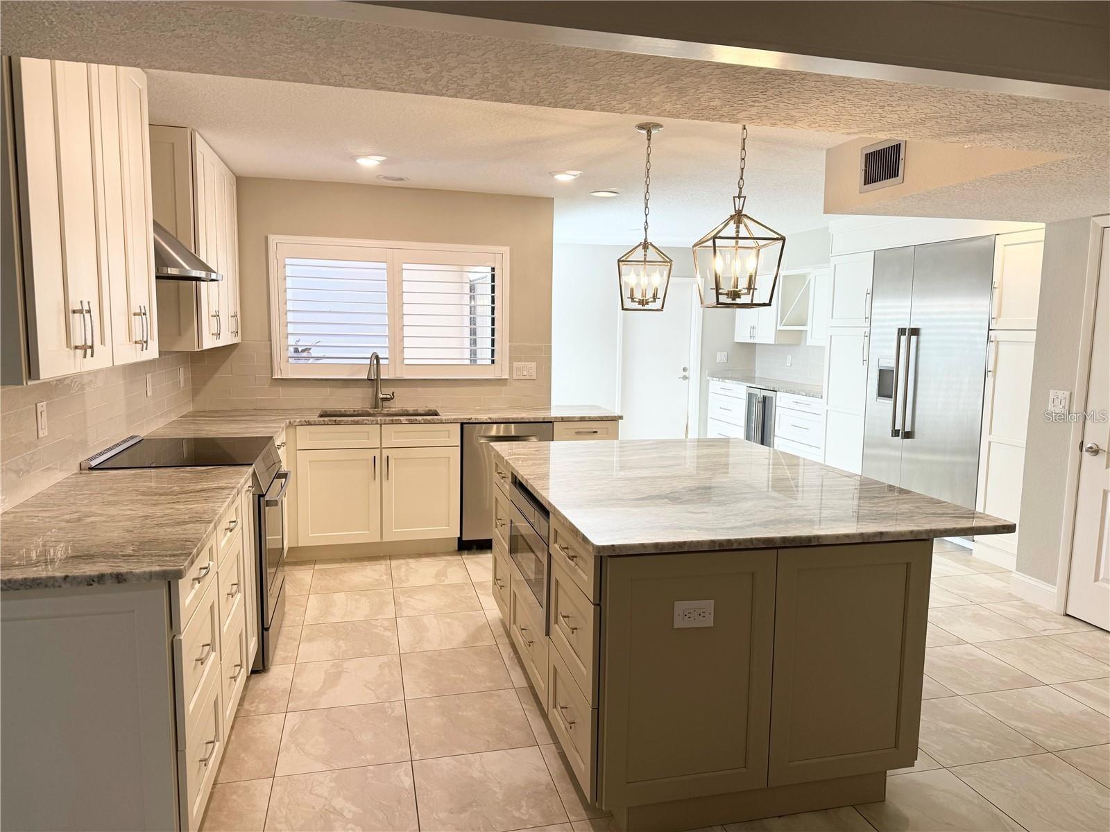 Image 4 of 31 For 140 Bridlewood Lane