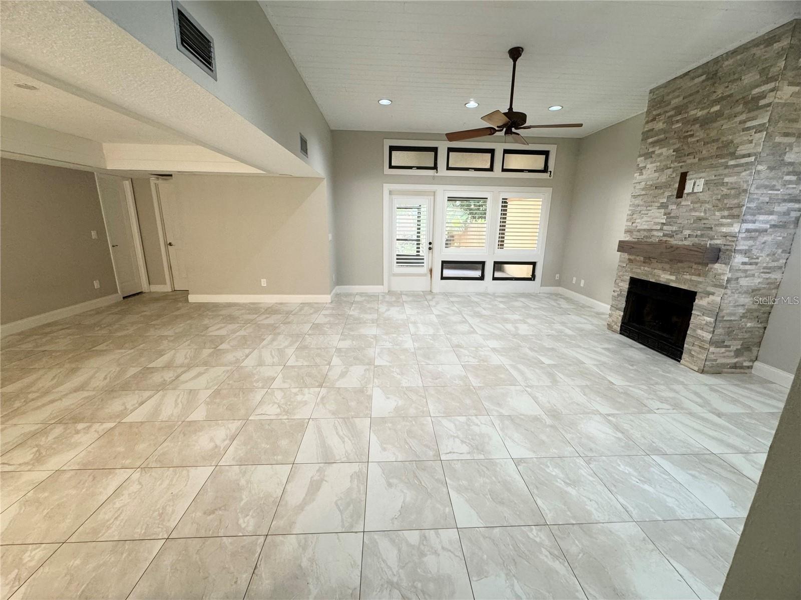 Image 5 of 31 For 140 Bridlewood Lane