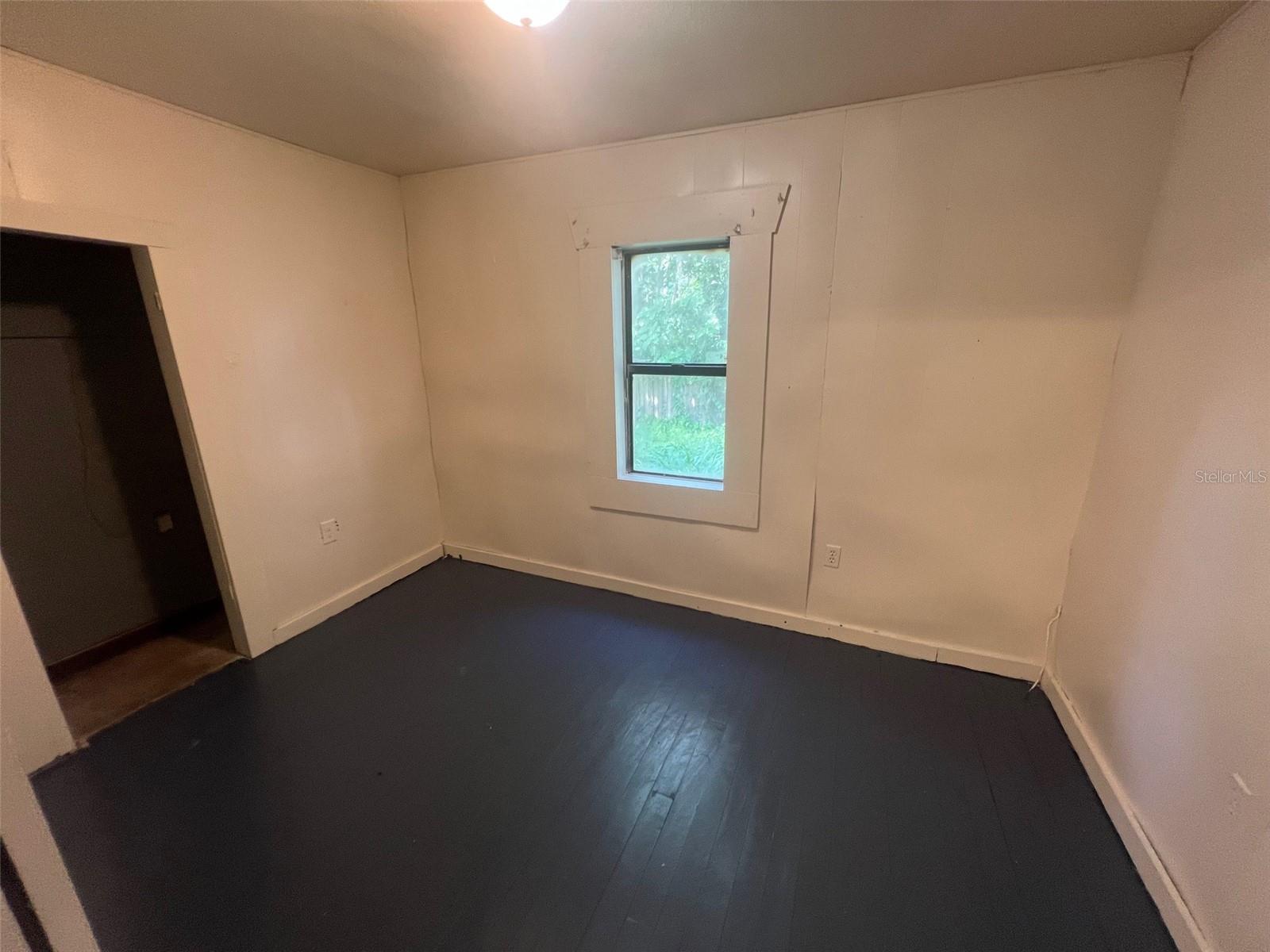 Image 4 of 8 For 1290 Henson Lane 1