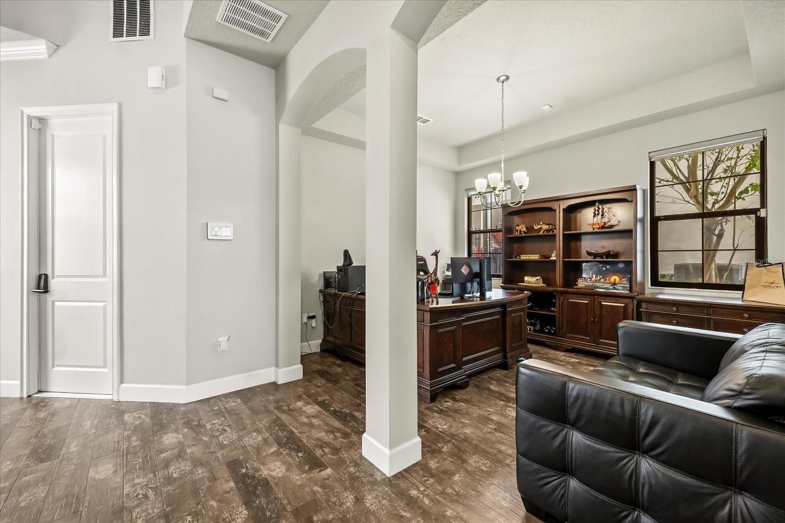 Image 15 of 76 For 7633 Toscana Boulevard