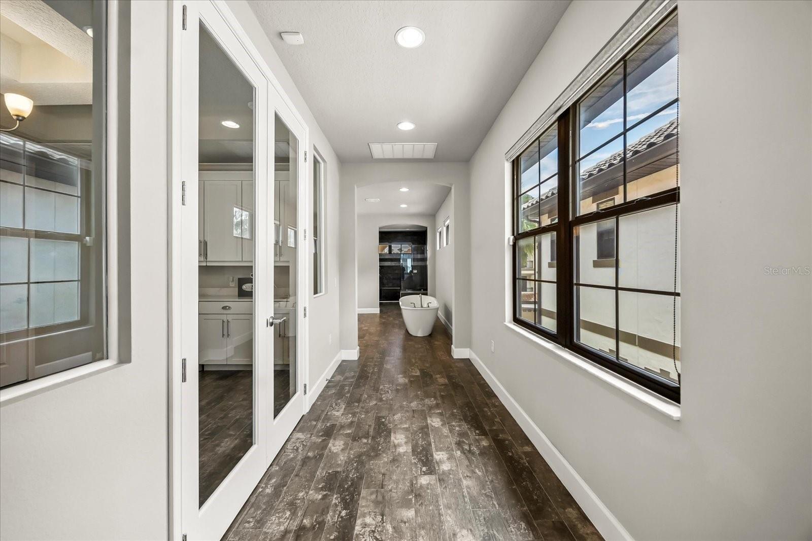 Image 21 of 76 For 7633 Toscana Boulevard