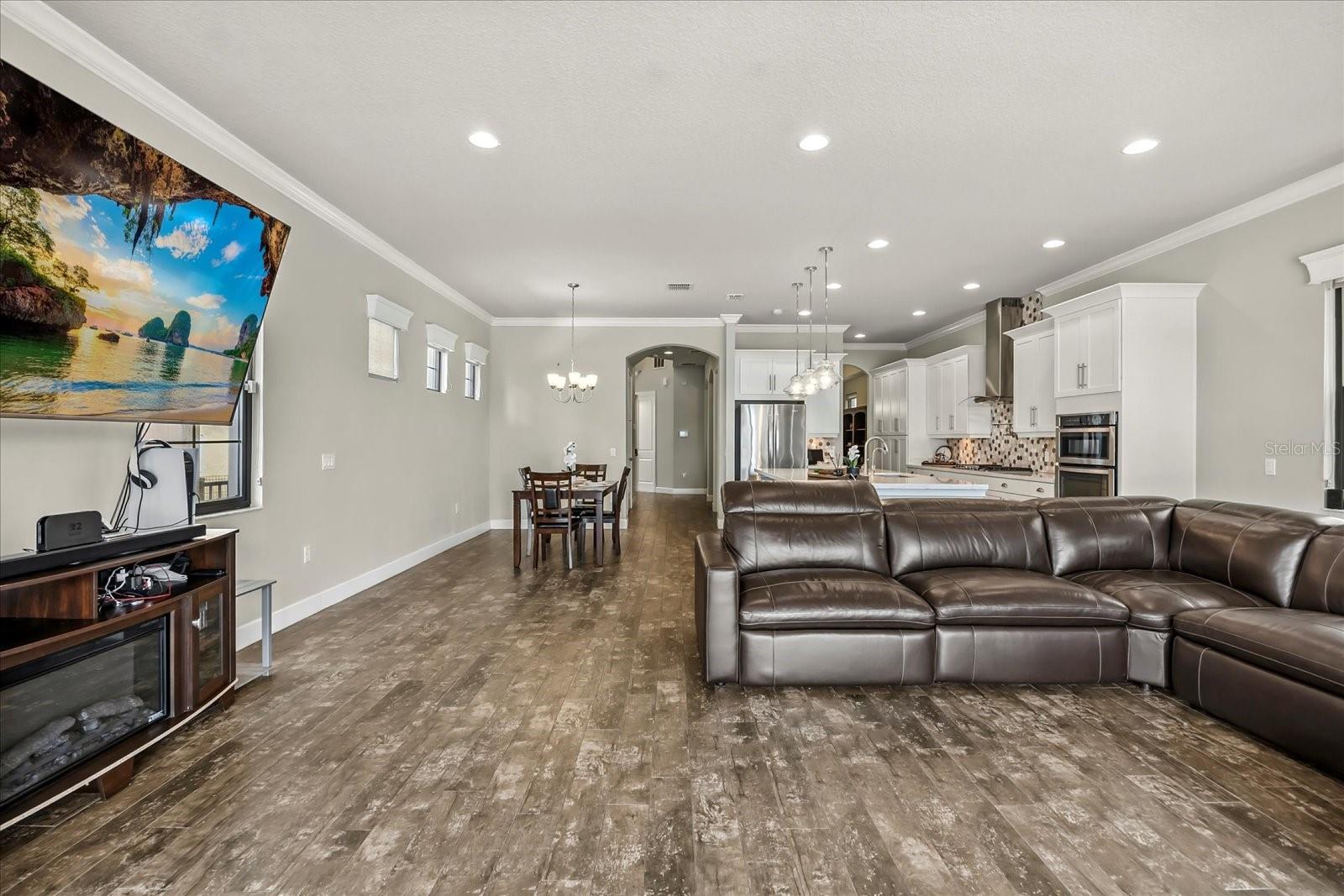 Image 5 of 76 For 7633 Toscana Boulevard