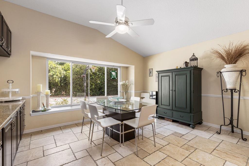 Image 14 of 39 For 11634 Nellie Oaks Bend