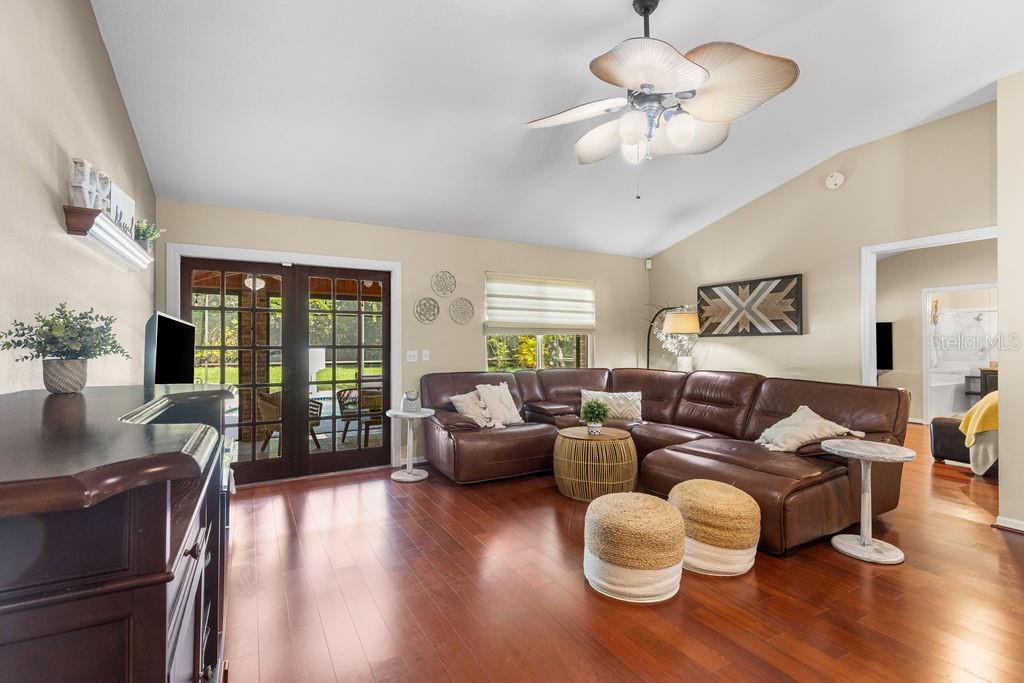 Image 18 of 39 For 11634 Nellie Oaks Bend