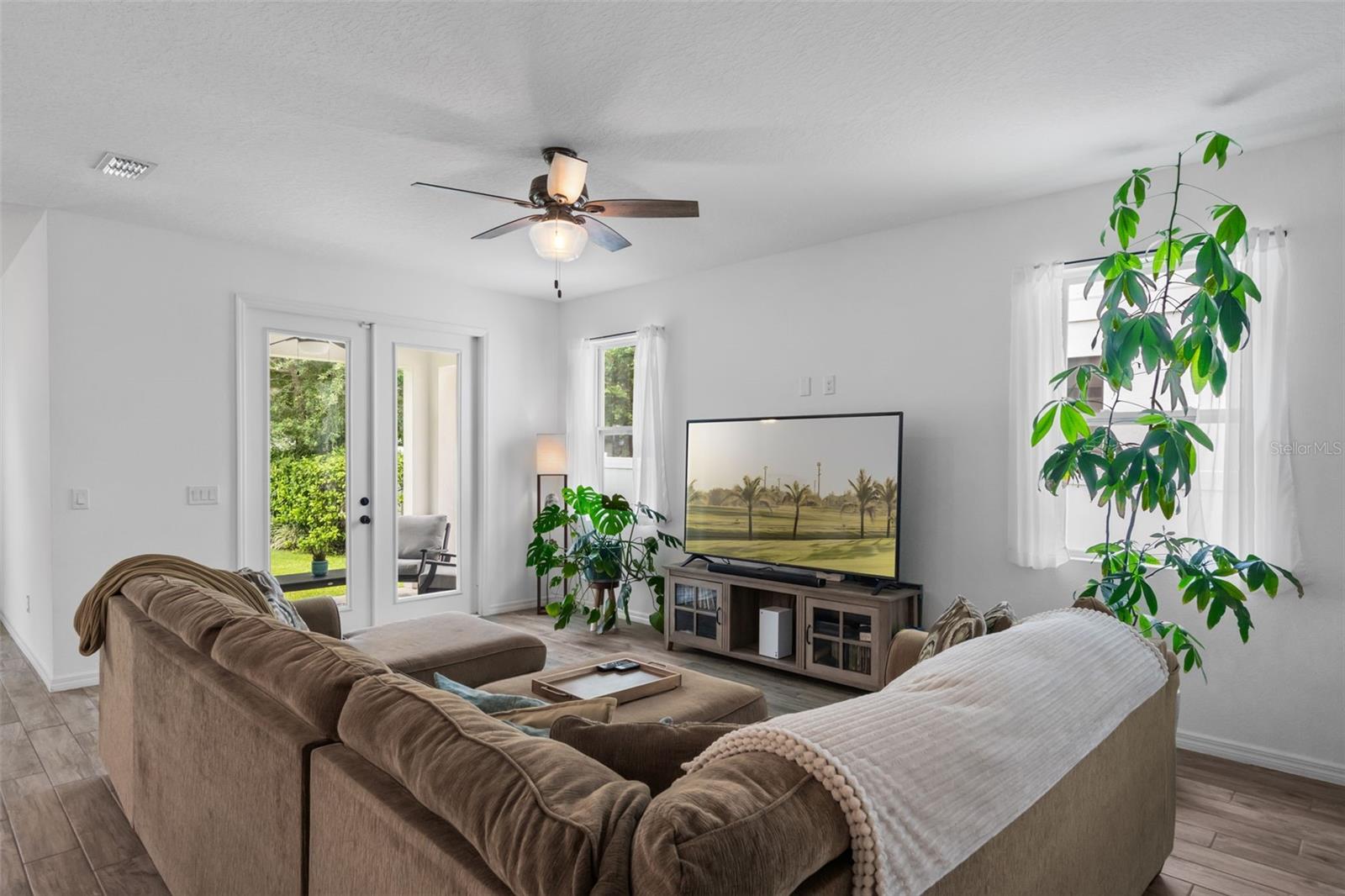 Image 12 of 47 For 15366 Sugar Citrus Drive