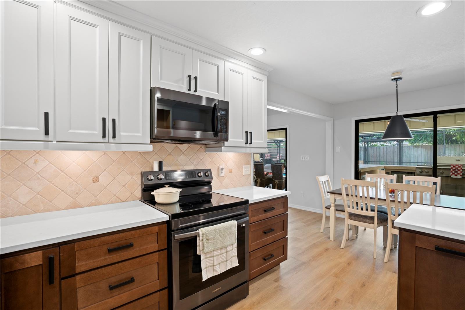 Image 13 of 81 For 2417 Pershing Oaks Place