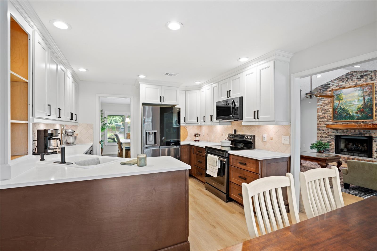 Image 15 of 81 For 2417 Pershing Oaks Place
