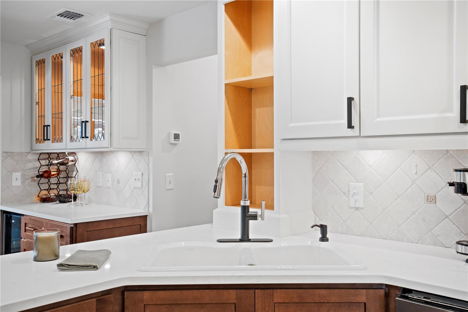 Image 17 of 81 For 2417 Pershing Oaks Place