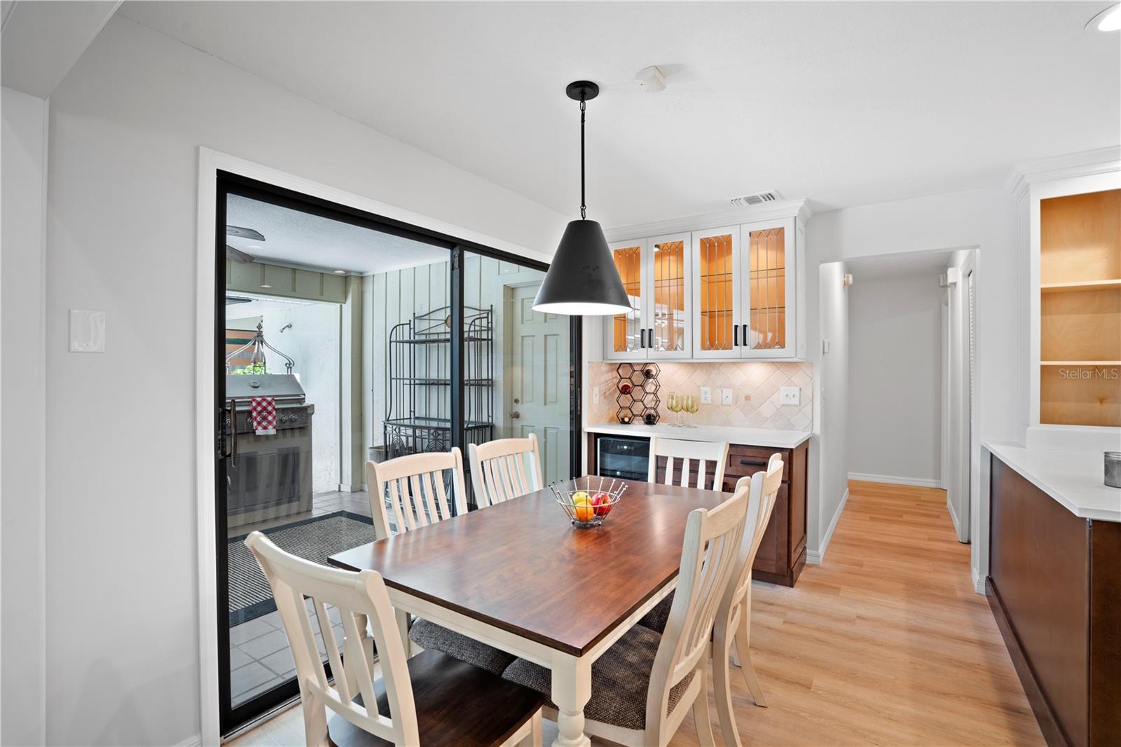 Image 20 of 81 For 2417 Pershing Oaks Place